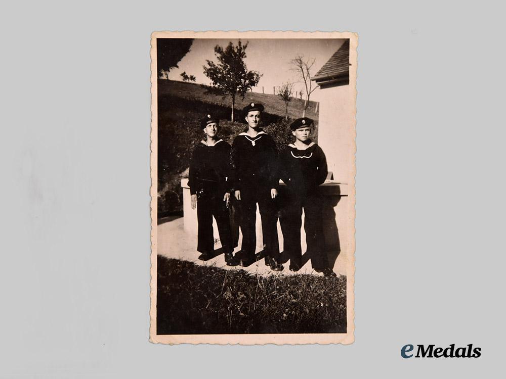 croatia,_independent_state._a_lot_of_seven_photographs_of_croatian_naval_personnel,_c.1941-45___m_n_c4095