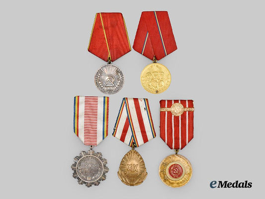 five_romanian_socialist_medals_and_awards___m_n_c4124