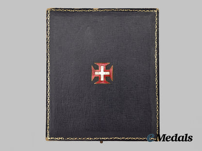 portugal,_republic._a_naval_medal_of_vasco_da_gama_with_rosette,_cased.___m_n_c4135