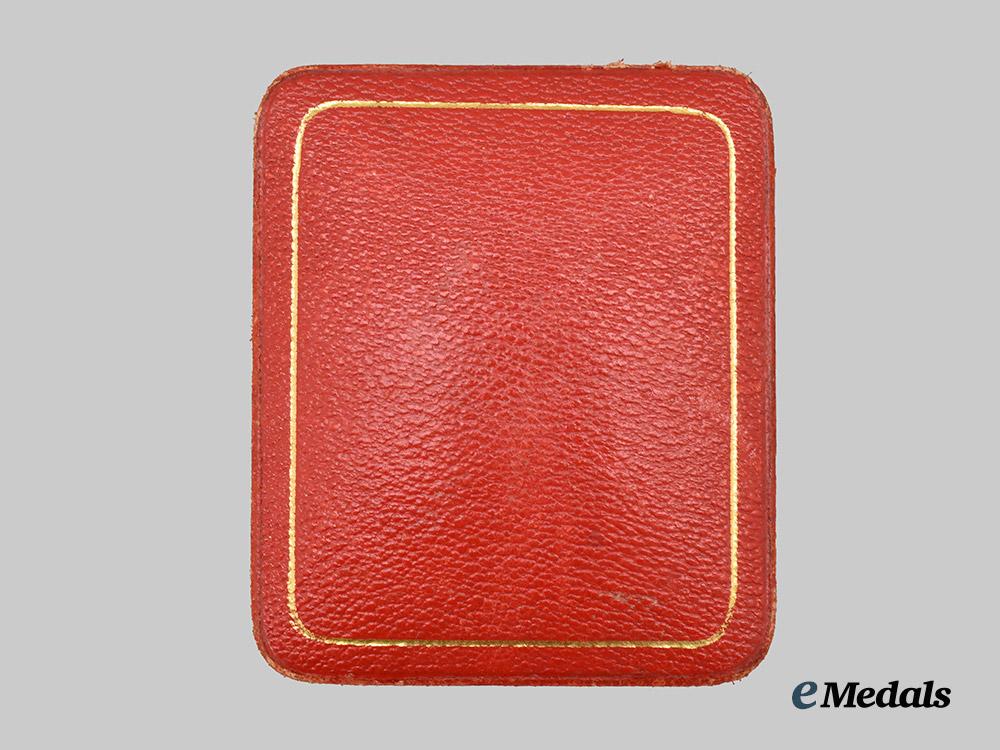 united_kingdom._a_knight_bachelor’s_badge,_with_case,_c.1929___m_n_c4139