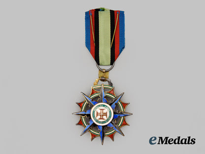 portugal,_republic._a_naval_medal_of_vasco_da_gama_with_rosette,_cased.___m_n_c4140