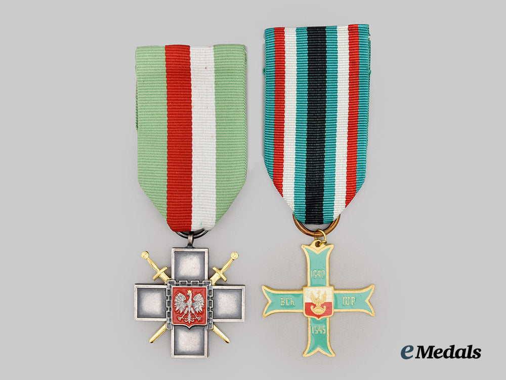poland,_republic._a_pair_of_cased_state_decorations___m_n_c4151