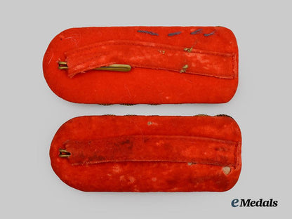 international,_order_of_malta._a_pair_of_two_gold_bullion_shoulder_boards___m_n_c4157