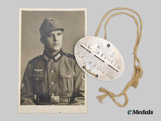 germany,_heer._a_studio_portrait_of_a_gebirgsjäger_enlisted_soldier,_with_identification_tag___m_n_c4188