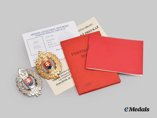 slovakia,_second_republic._a_mixed_lot_of_badges_and_paper_documents___m_n_c4226
