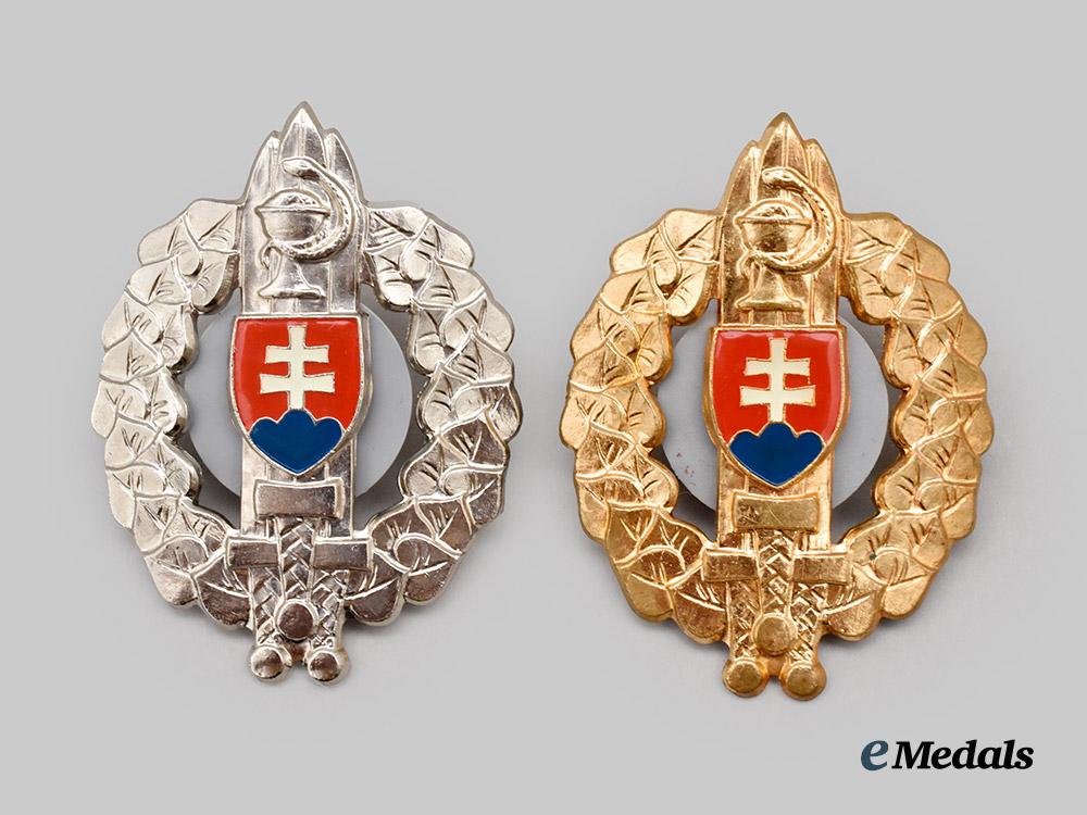 slovakia,_second_republic._a_mixed_lot_of_badges_and_paper_documents___m_n_c4227