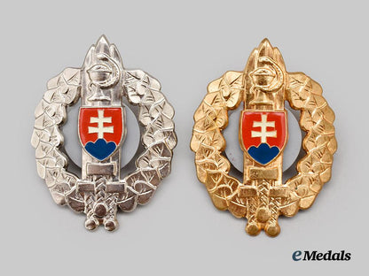 slovakia,_second_republic._a_mixed_lot_of_badges_and_paper_documents___m_n_c4227