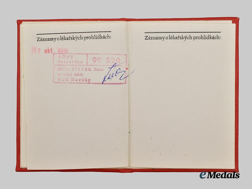 slovakia,_second_republic._a_mixed_lot_of_badges_and_paper_documents___m_n_c4231