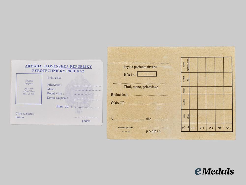 slovakia,_second_republic._a_mixed_lot_of_badges_and_paper_documents___m_n_c4233