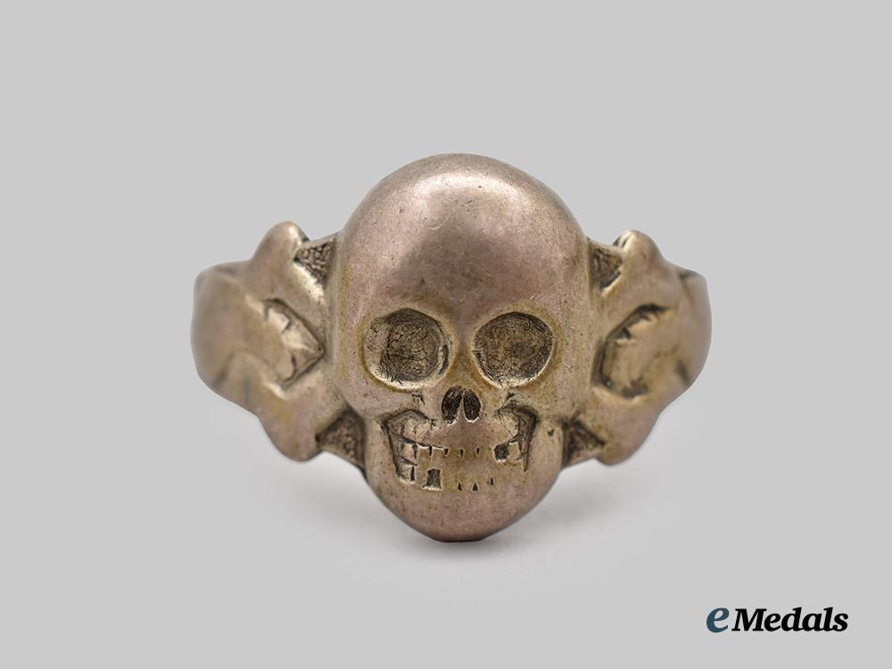 germany,_wehrmacht._a_commemorative_totenkopf_ring_in_silver___m_n_c4261
