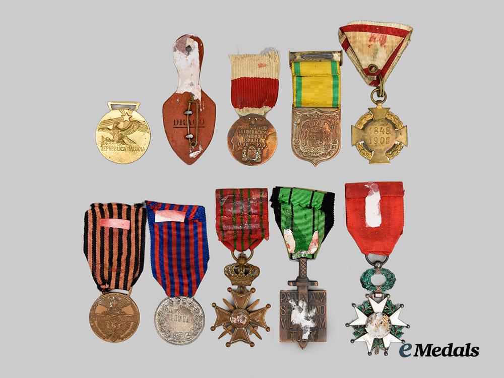 international._a_lot_of_ten_military_medals,_awards,_and_decorations___m_n_c4267