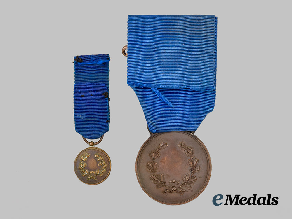 italy,_kingdom._a_pair_of_medals_for_military_valour___m_n_c4275