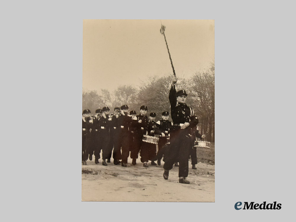 germany,_h_j._a_mixed_lot_of_press_photos,_with_marine-_h_j_scenes___m_n_c4279