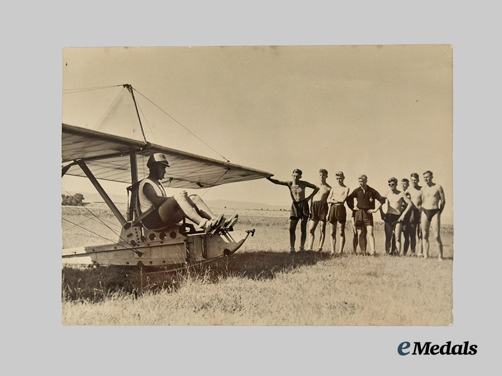 germany,_h_j._a_mixed_lot_of_press_photos,_with_glider_scenes___m_n_c4292