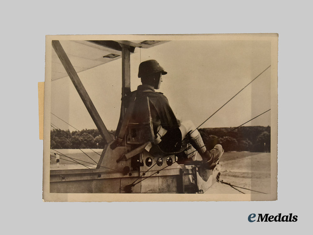 germany,_h_j._a_mixed_lot_of_press_photos,_with_glider_scenes___m_n_c4294
