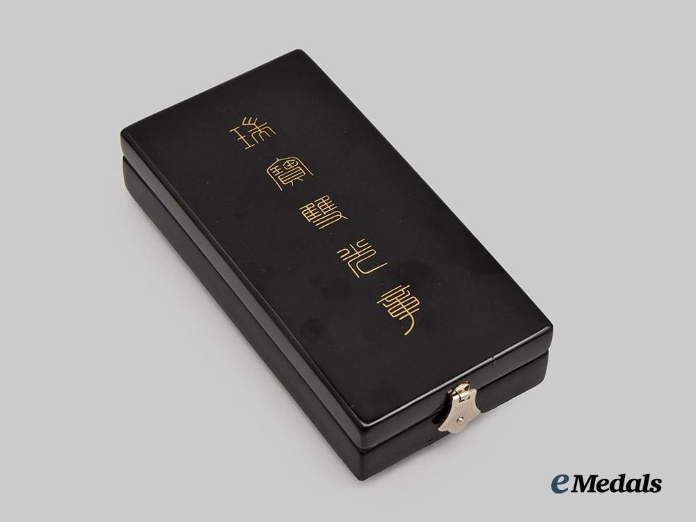 japan._an_order_of_the_sacred_treasure,_v_class,_post2003_with_case___m_n_c4304