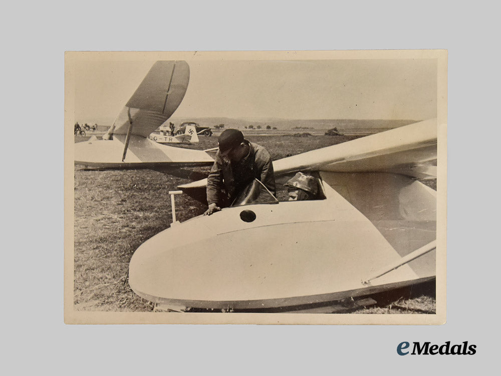 germany,_h_j._a_mixed_lot_of_press_photos,_with_glider_scenes___m_n_c4312
