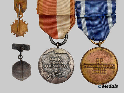 poland,_republic._a_lot_of_eleven_decorations___m_n_c4328