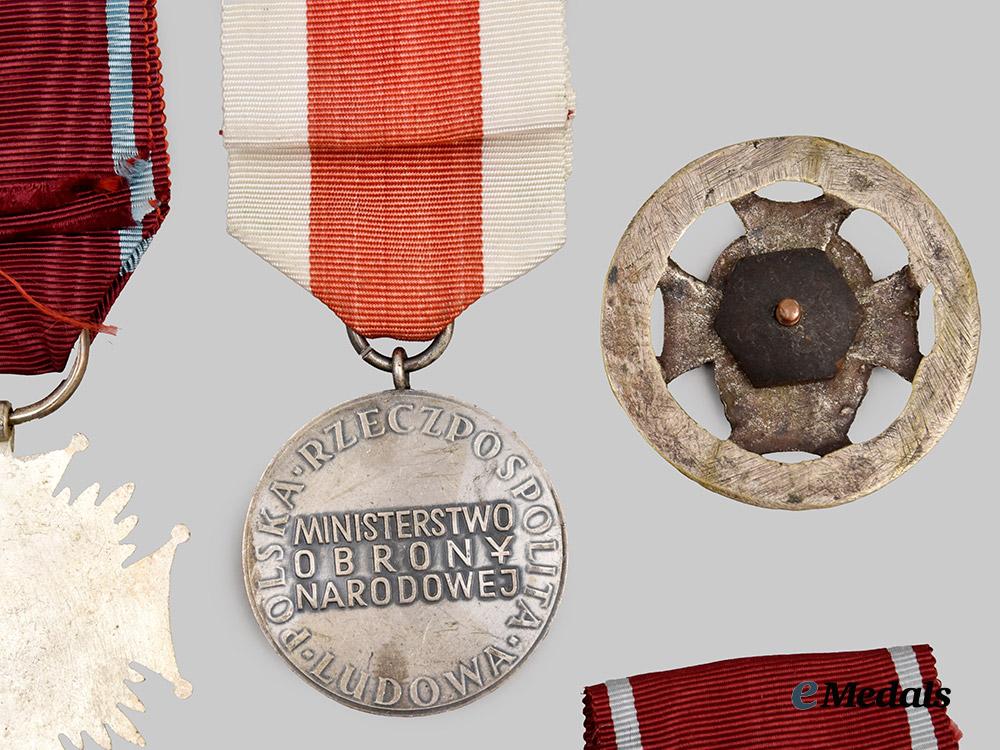 poland,_republic._a_lot_of_eleven_decorations___m_n_c4330