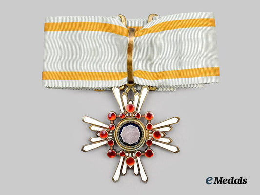 japan,_empire._an_order_of_the_sacred_treasure,_i_i_i_class,_c.1945___m_n_c4354