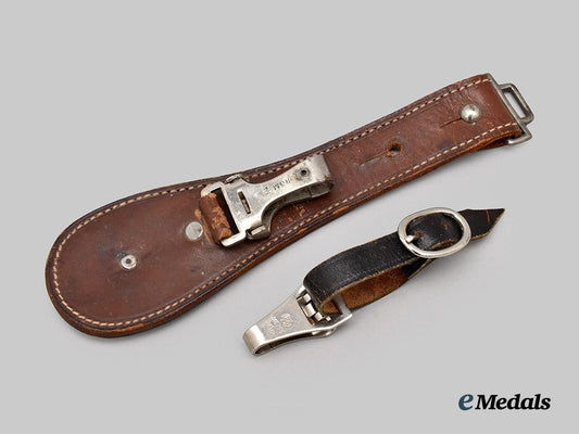 germany,_third_reich._a_pair_of_hangers_for_edged_weapons___m_n_c4359