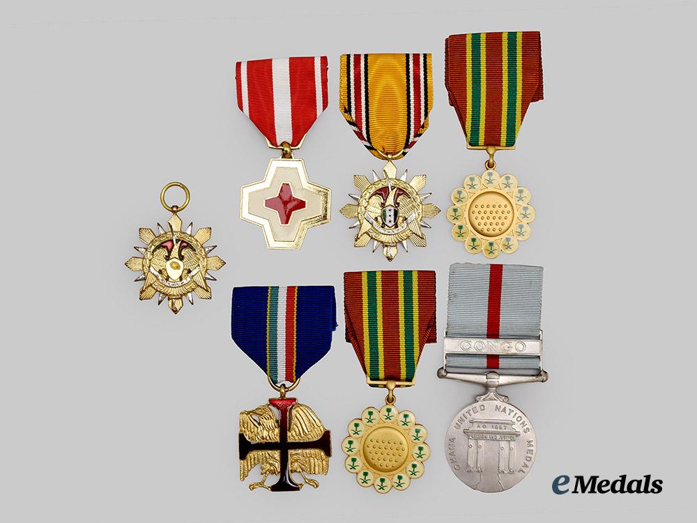 poland,_saudi_arabia,_vietnam._a_lot_of_seven_decorations___m_n_c4361