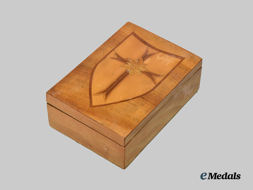 germany,_wehrmacht._a_trench_art-_style_gebirgsjäger_commemorative_wooden_case___m_n_c4362
