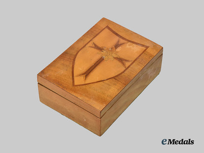 germany,_wehrmacht._a_trench_art-_style_gebirgsjäger_commemorative_wooden_case___m_n_c4362