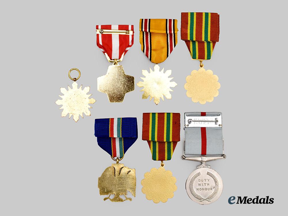 poland,_saudi_arabia,_vietnam._a_lot_of_seven_decorations___m_n_c4365
