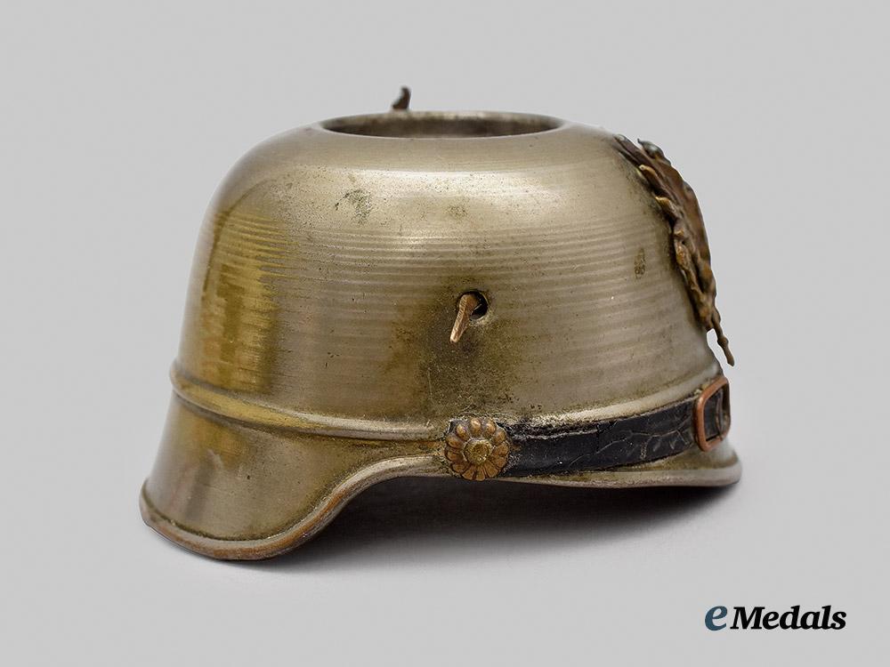 german,_imperial._a_picklehaube_helmet_inkwell___m_n_c4441