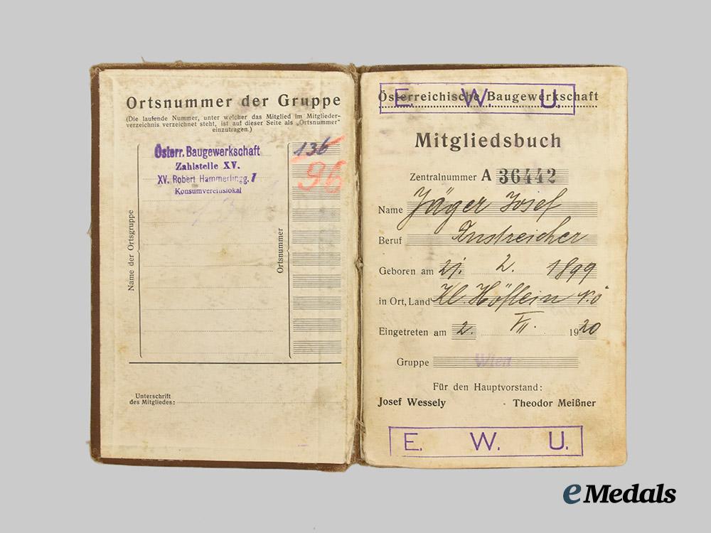 germany,_third_reich._a_mixed_lot_of_labour_organization_membership_booklets_for_german_and_foreign_labourers___m_n_c4442