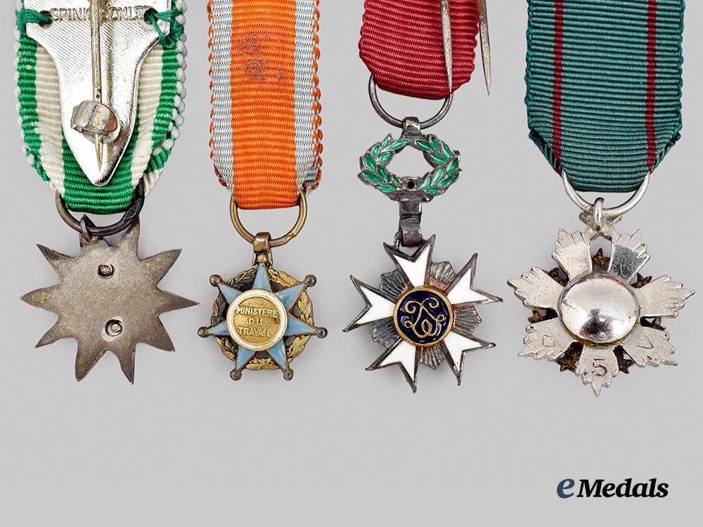 international._a_lot_of_seven_miniature_orders&_decorations___m_n_c4516