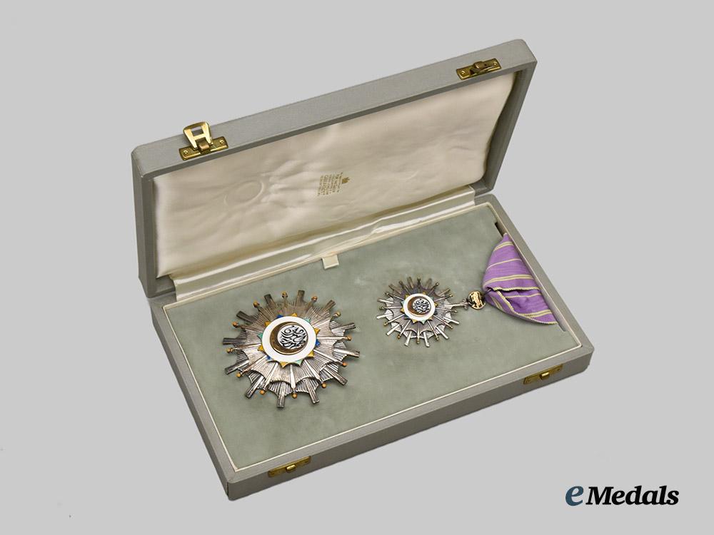 sudan,_republic._an_order_of_the_republic,_grand_officer's_set,_by_garrard&_co,_c.1960___m_n_c4523