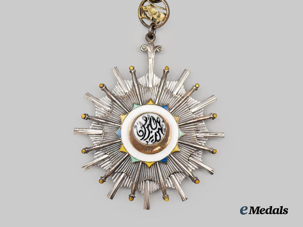 sudan,_republic._an_order_of_the_republic,_grand_officer's_set,_by_garrard&_co,_c.1960___m_n_c4529