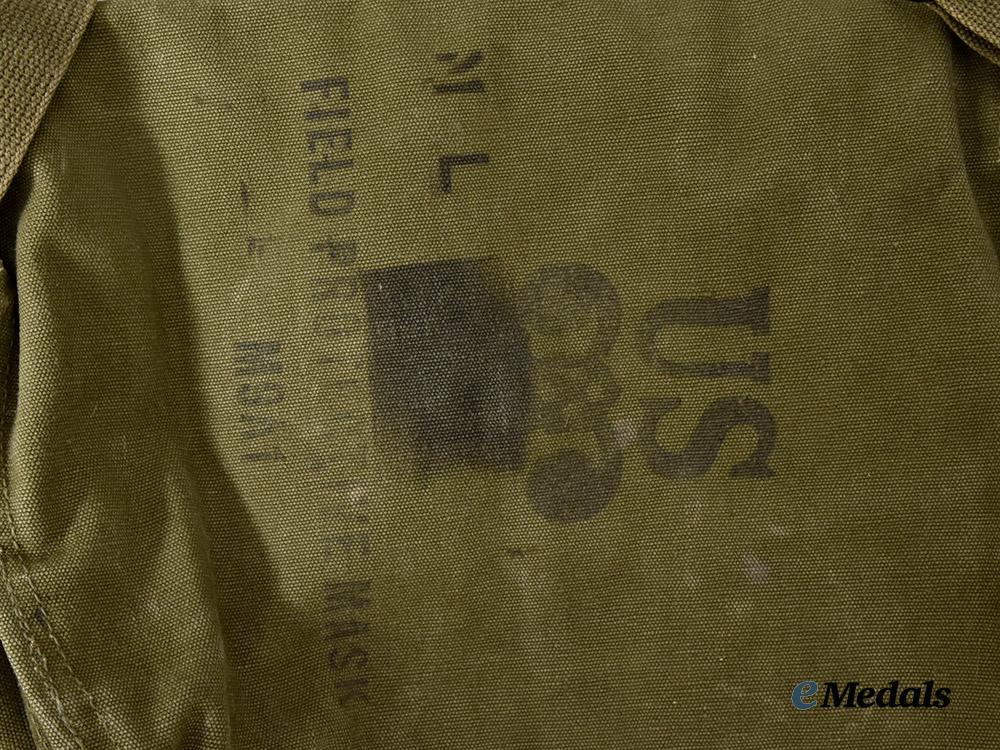 united_states._a_lot_of_three_american_kit_bags___m_n_c4531