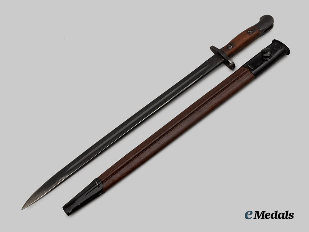 international._a_mixed_lot_of_bayonets___m_n_c4542