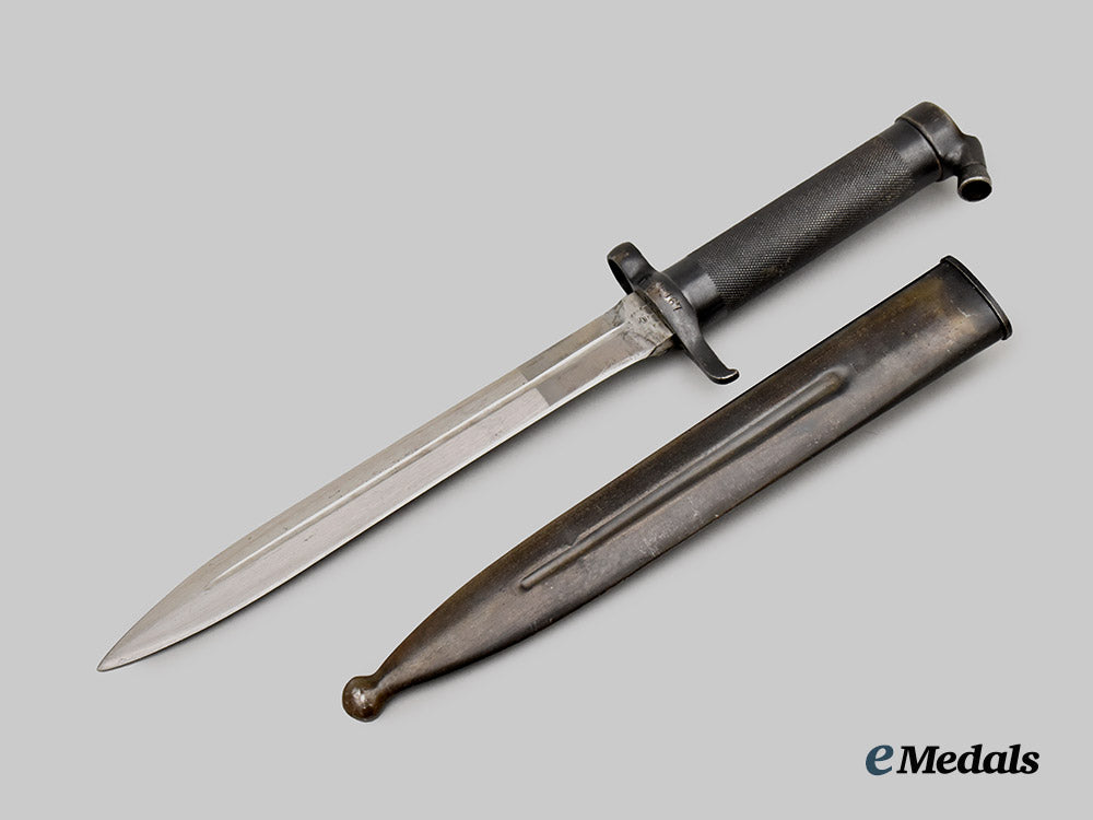 international._a_mixed_lot_of_bayonets___m_n_c4552