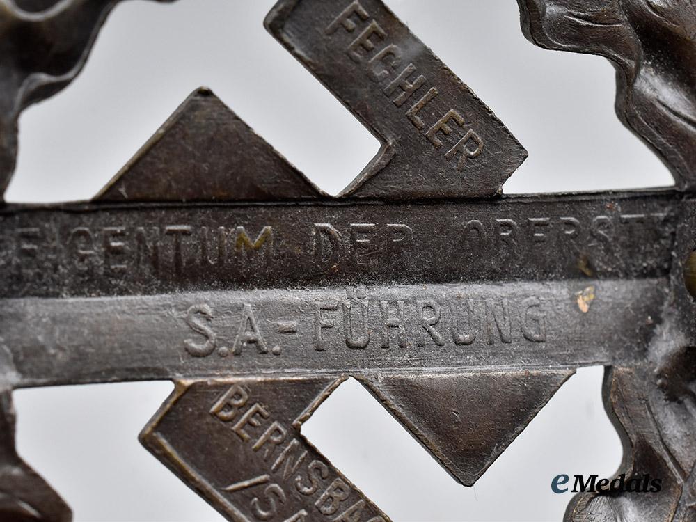 germany,_third_reich._a_bronze_grade_s_a_sports_badge_and_a_cased_machine-_gun_marksmanship_award___m_n_c4553