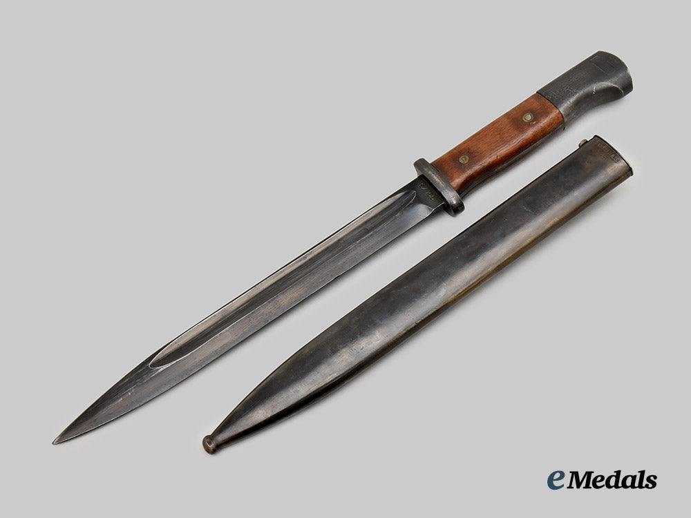 international._a_mixed_lot_of_bayonets___m_n_c4564