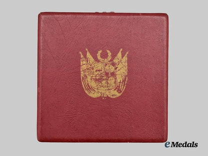 peru._an_order_of_the_peruvian_sun,_i_class_breast_star,_in_case___m_n_c4607
