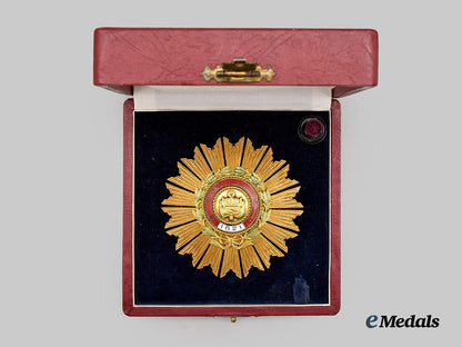 peru._an_order_of_the_peruvian_sun,_i_class_breast_star,_in_case___m_n_c4608