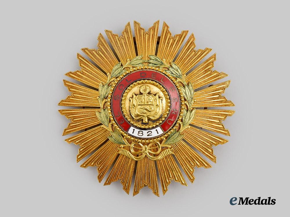 peru._an_order_of_the_peruvian_sun,_i_class_breast_star,_in_case___m_n_c4611