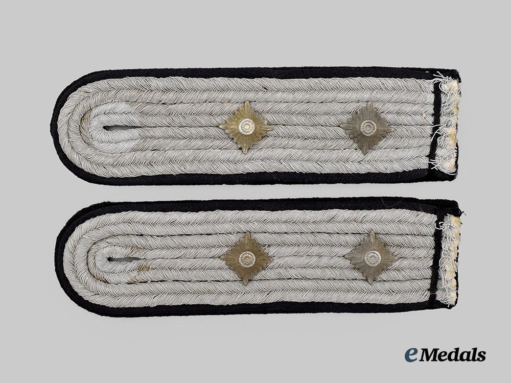 germany,_heer._a_set_of_shoulder_boards_for_a_hauptmann_of_engineers___m_n_c4621