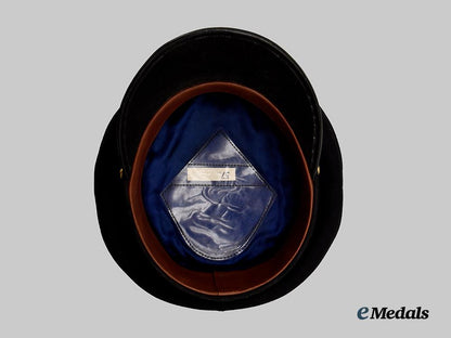 germany,_kriegsmarine._a_senior_officer’s_visor_cap___m_n_c4652