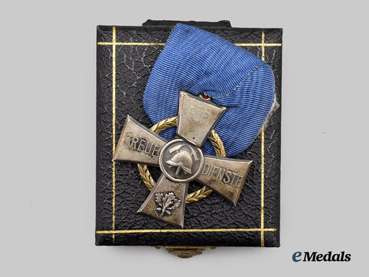 germany,_weimar_republic._a_württemberg_state_fire_service_association_cross_of_merit,_with_case___m_n_c4710