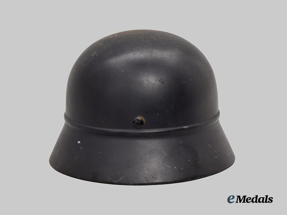 germany,_third_reich._a_luftschutz_m35_beaded_stahlhelm,_by_f._w._quist___m_n_c4725