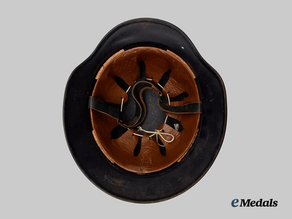 germany,_third_reich._a_luftschutz_m35_beaded_stahlhelm,_by_f._w._quist___m_n_c4728