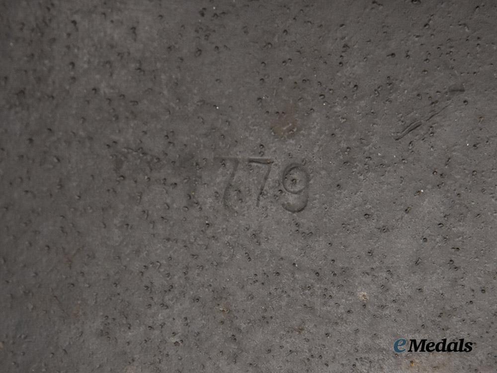 germany,_heer._an_m42_stahlhelm,_single_decal_version_with_camouflage_paint,_by_eisenhüttenwerke_thale___m_n_c4739