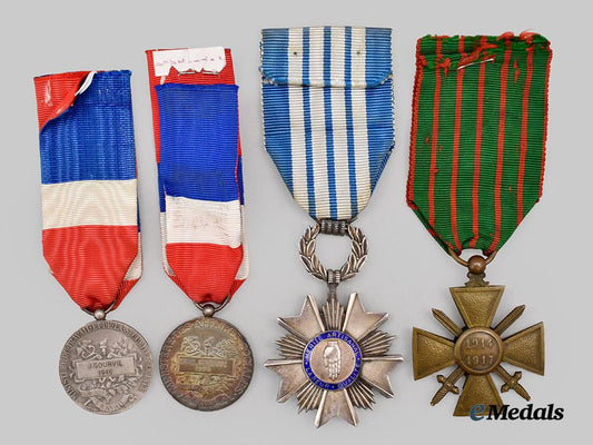 france,_republic._a_lot_of_four_decorations___m_n_c4768