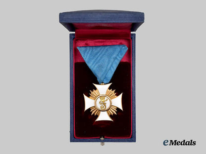 württemberg,_kingdom._a_friedrich_order,_civil_division,_i_class_knight’s_cross_in_gold_with_case,_by_eduard_foehr___m_n_c4897